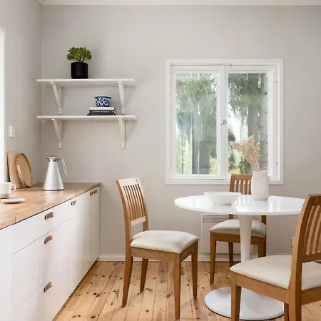 Merituuli - Charming Seafront *